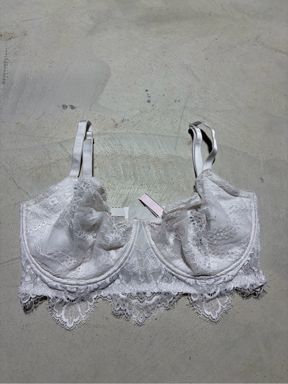 Victoria’s Secret dream angels push-up without padding white lace 34DDD